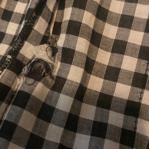 Black and white A-line stitched pleated skirt. - Picture 9 of 9